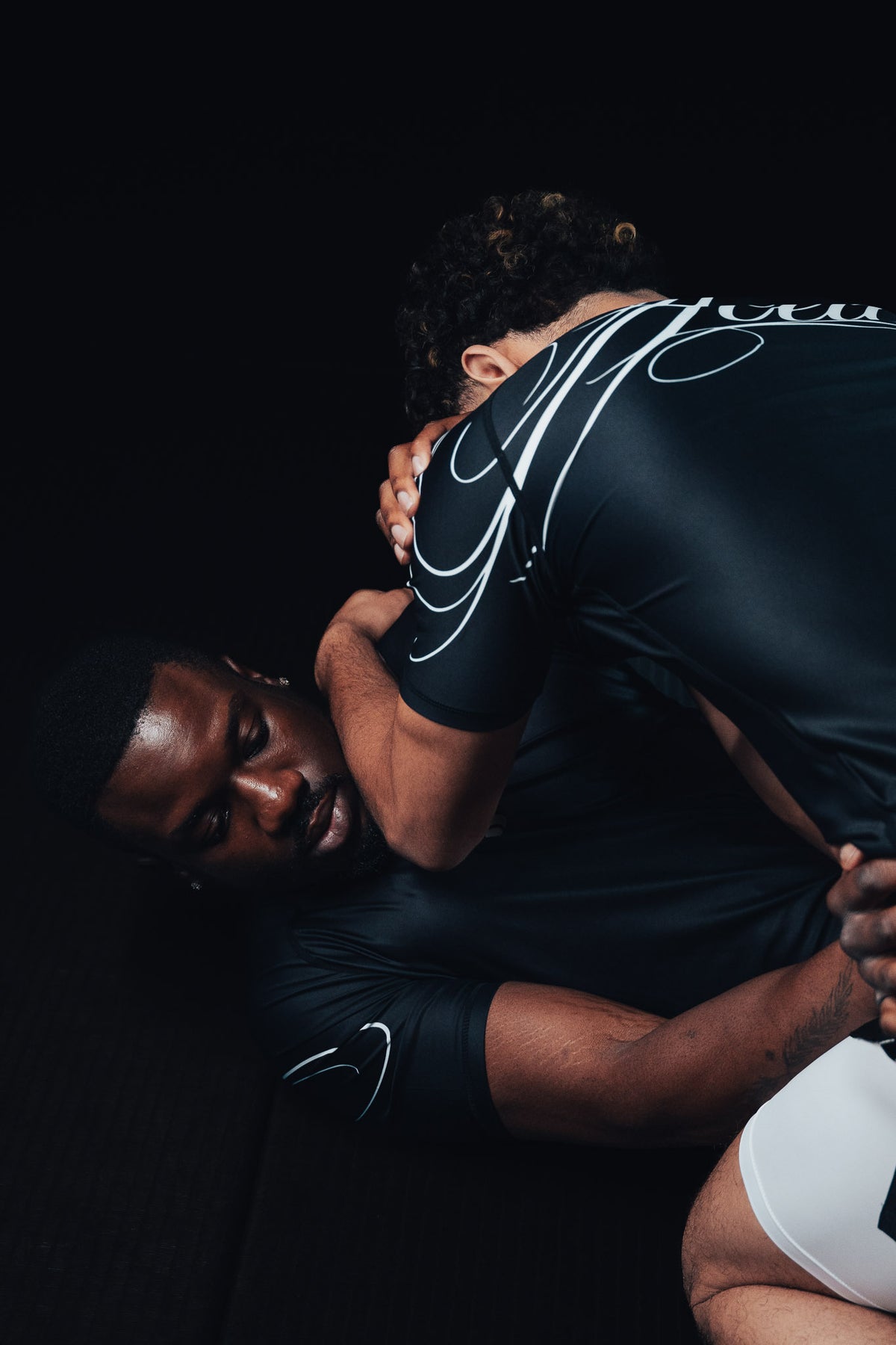 "SIGNATURE" SHORT SLEEVE RASH GUARD