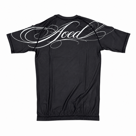 "SIGNATURE" SHORT SLEEVE RASH GUARD